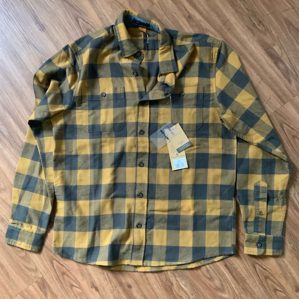 NWT Men’s Flannel Button Up Shirt
